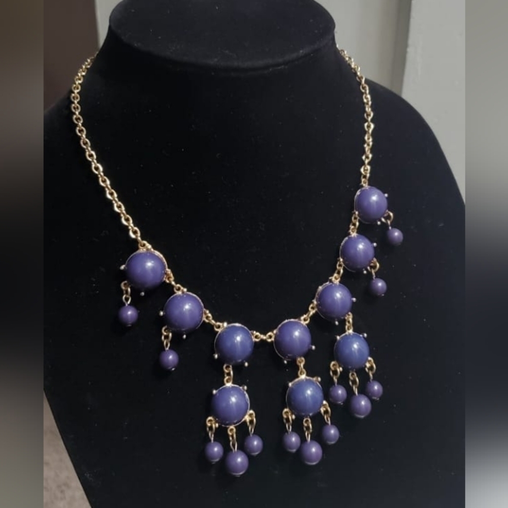 Purple Goldtone Bubble Statement Necklace. 🌴
